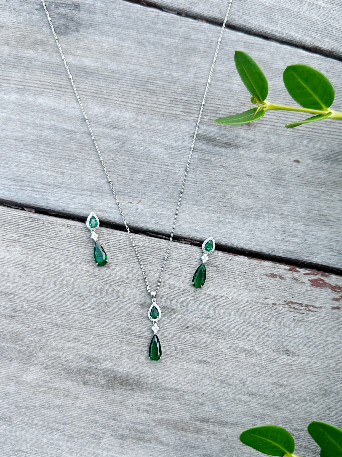 Double Tear Drop Design Set Green Stones