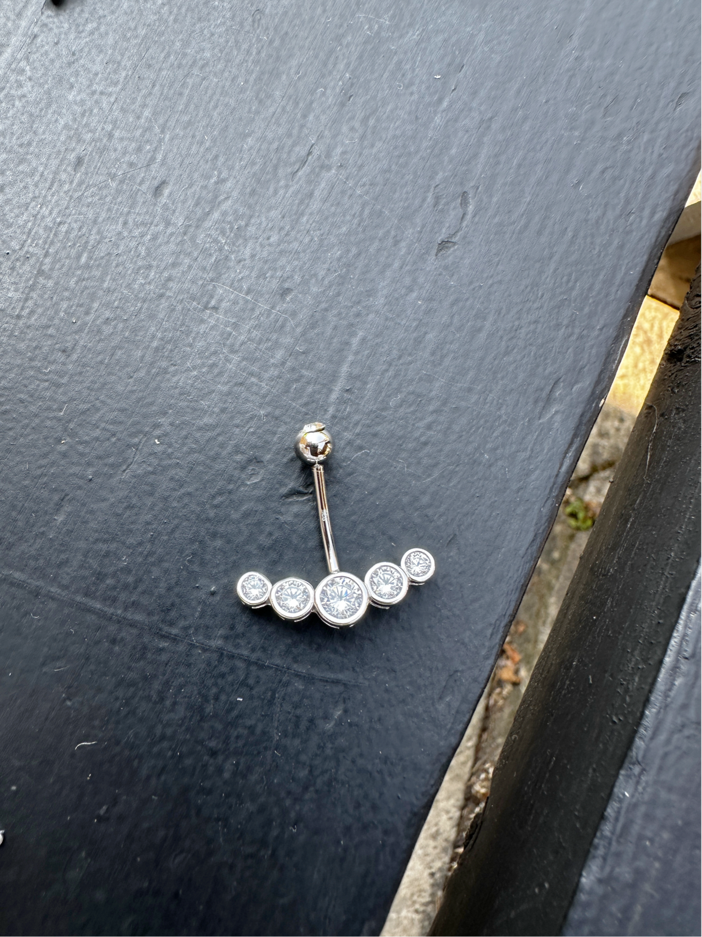 Round Stones Design Belly Piercing