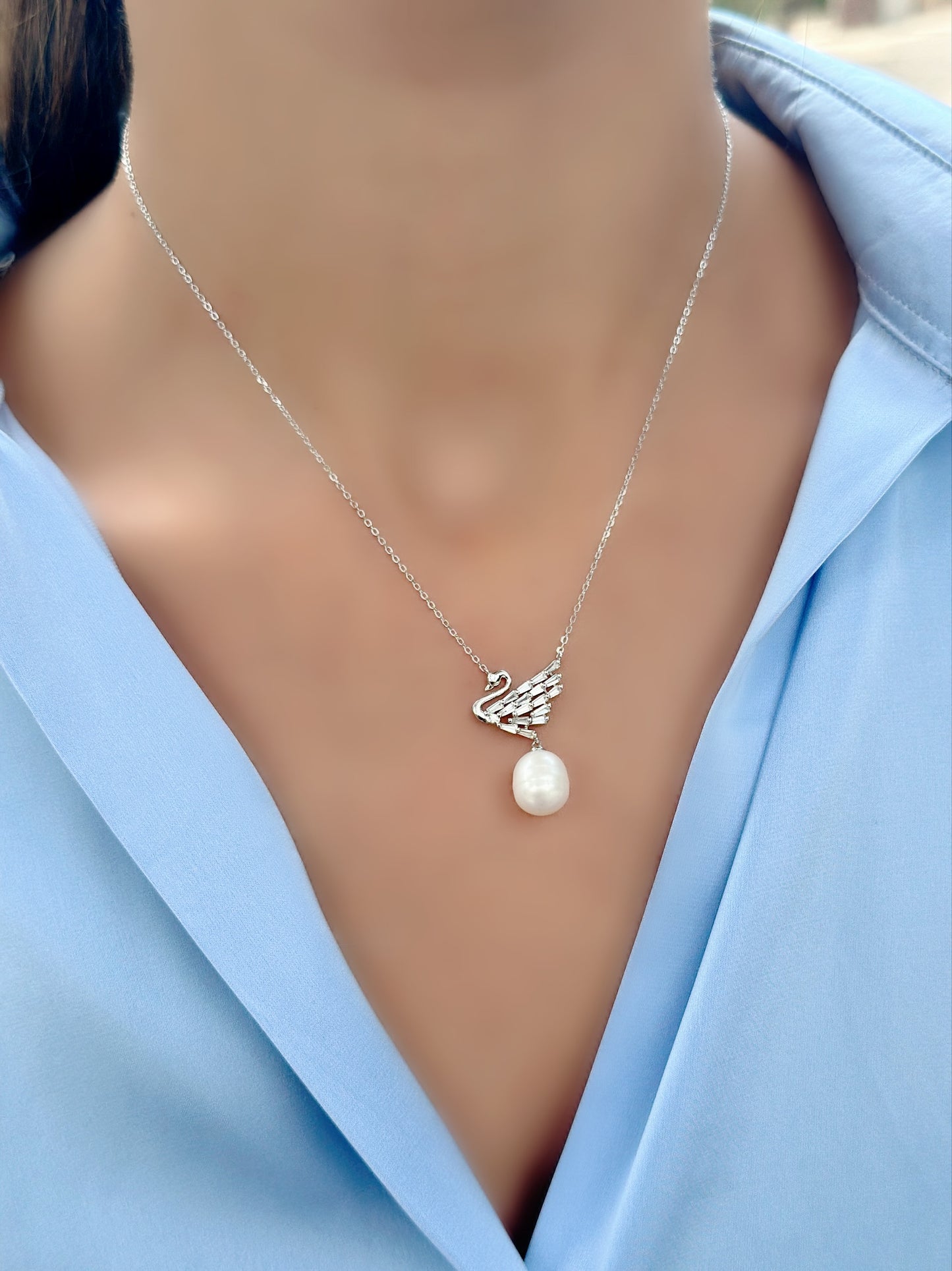 Swan Necklace With Pearl