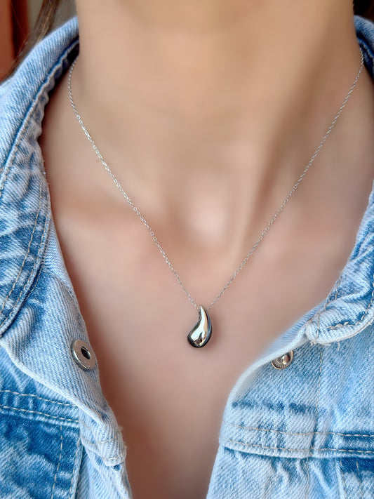 Water Drop Design Necklace