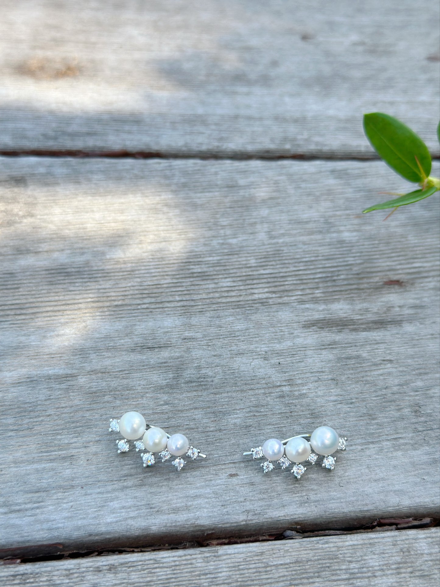 Ear Climbing Earrings With Three Pearls and White Zircon